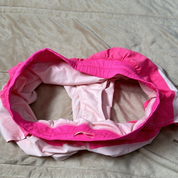 Pink lululemon shorts - Picture 5 of 8